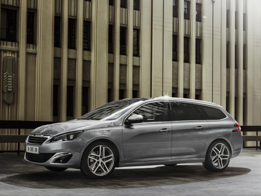  Peugeot 308 SW 2014 года  (фото 38 из 46)